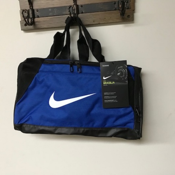 nike extra small brasilia bag